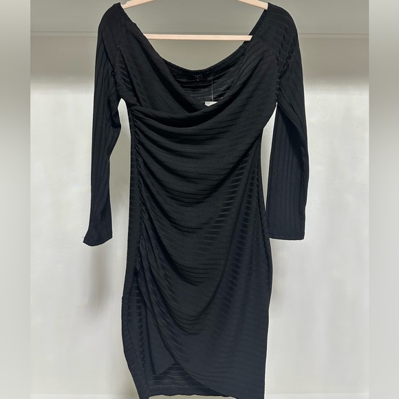 Little black dress size medium perfect for winter - Picture 1 of 3